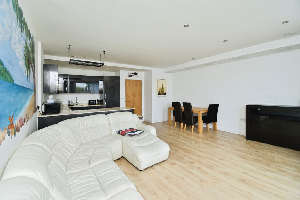 Property photo 1 of 20 Open Plan Living