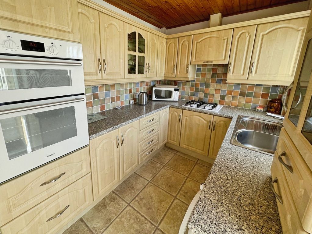 Property photo 3 of 16 Picture No. 18