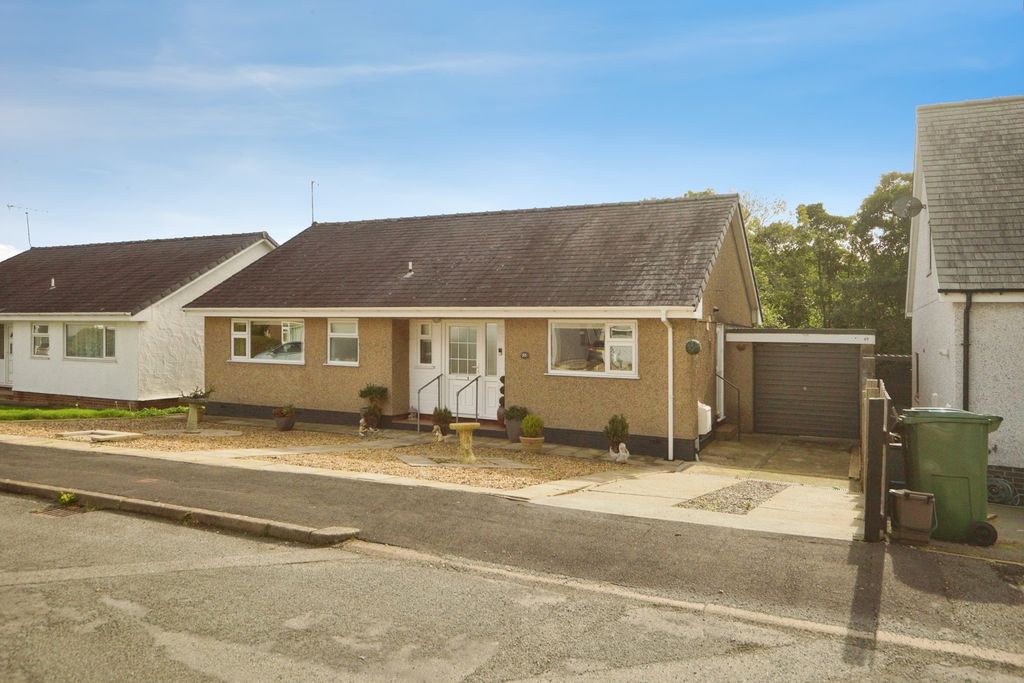 Property photo 1 of 30 Pbox-Img.Jpg