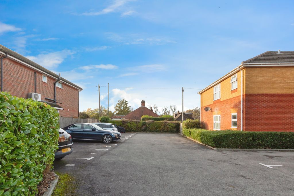 Property photo 2 of 20