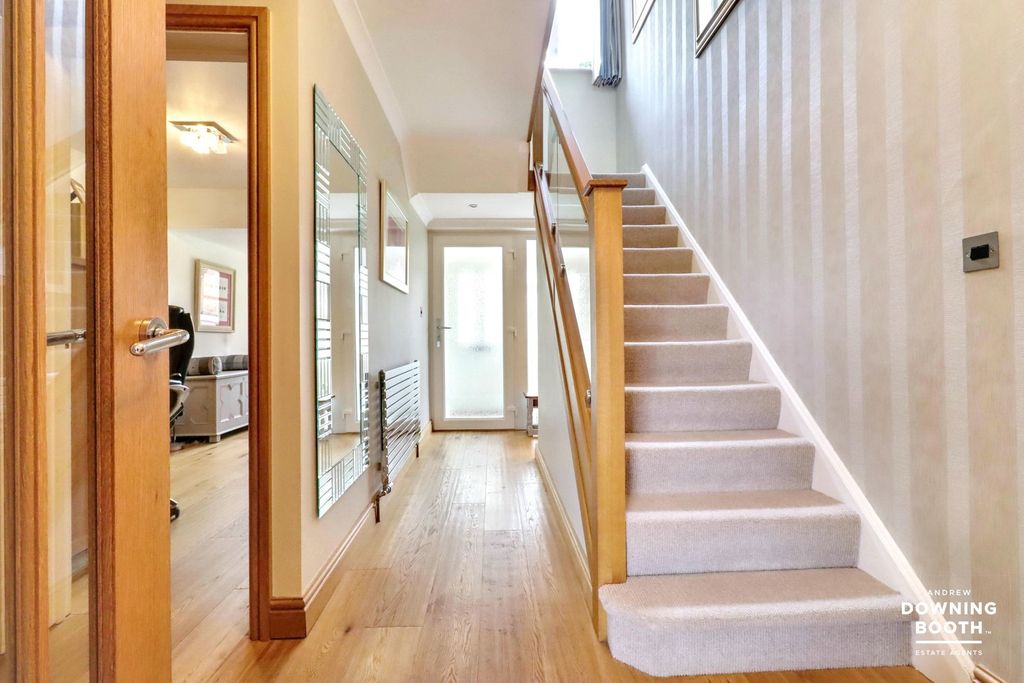 Property photo 2 of 36