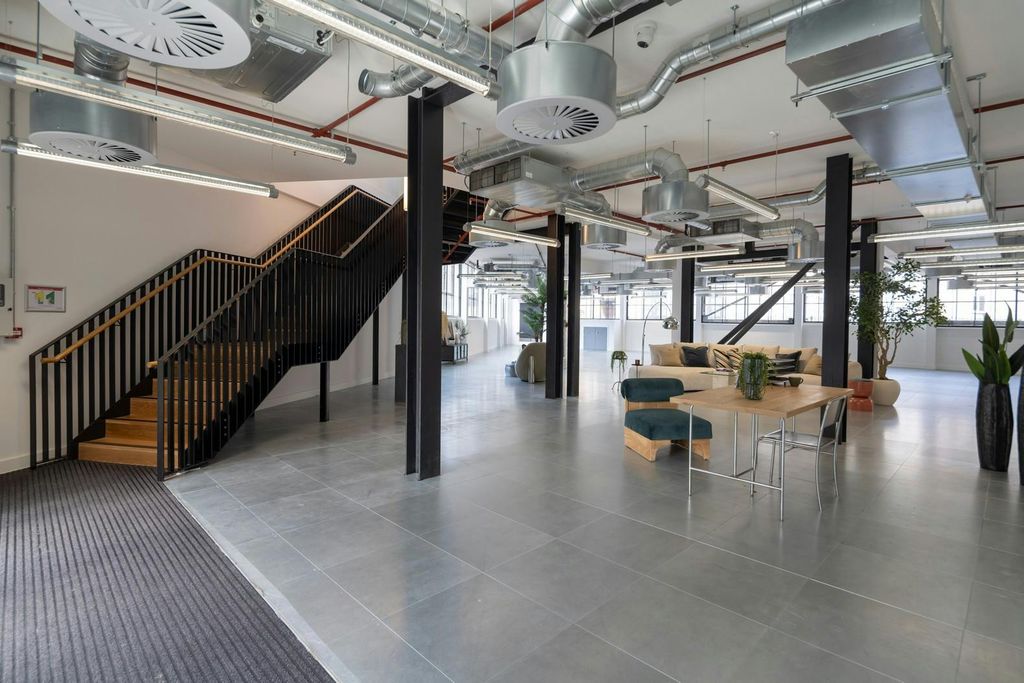 Property photo 2 of 24 Amplified