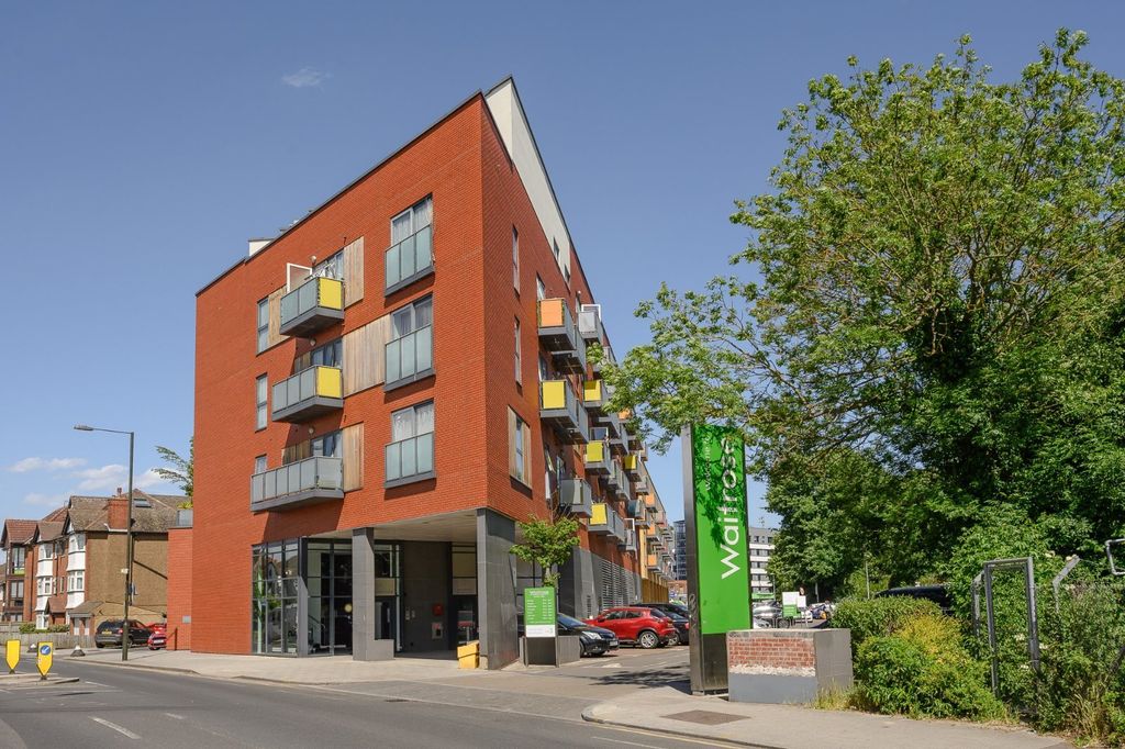 Property photo 2 of 17 Picture No. 18