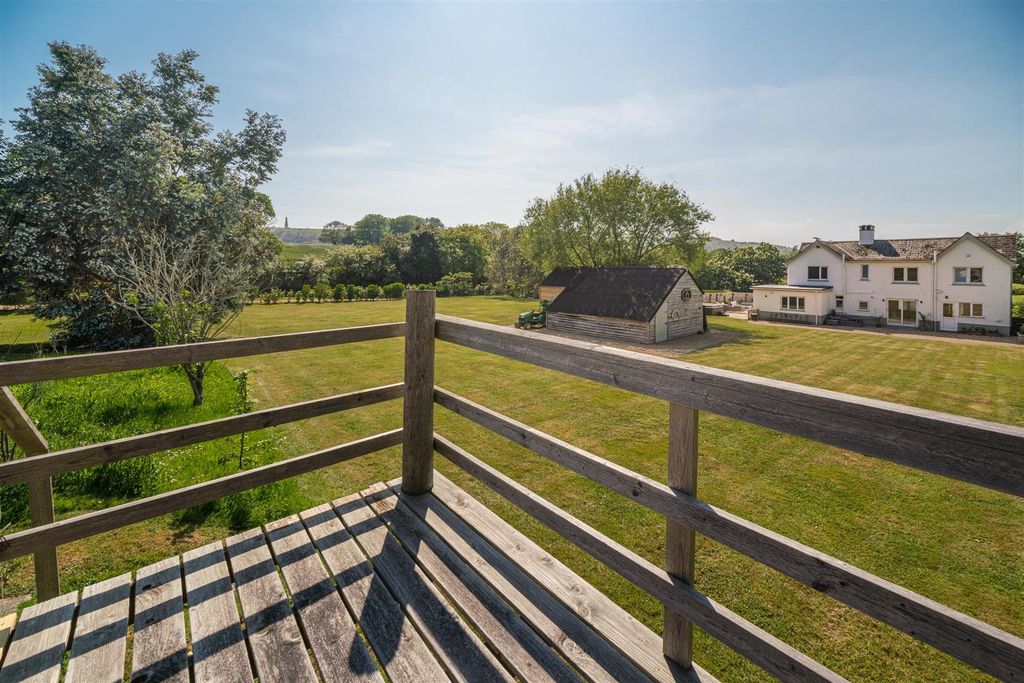 Property photo 1 of 39