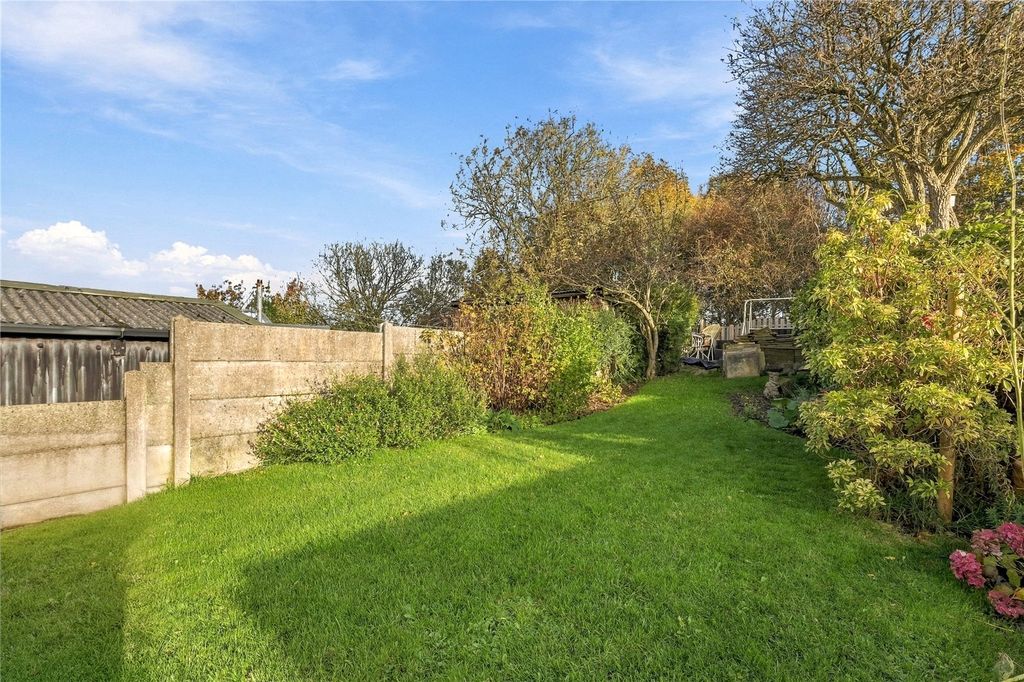 Property photo 2 of 24 Garden