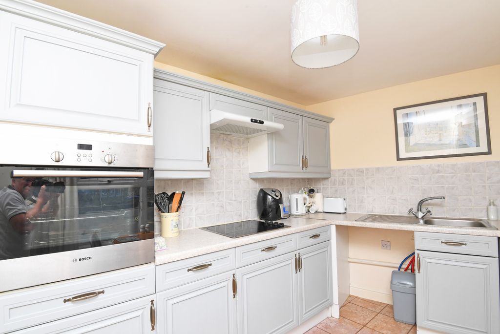 Property photo 3 of 13