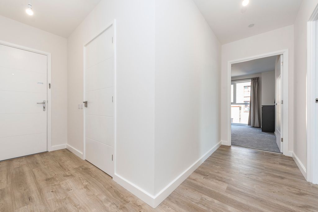 Property photo 2 of 11 Pbox-Img.Jpg