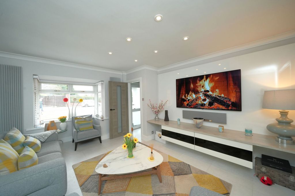 Property photo 2 of 36