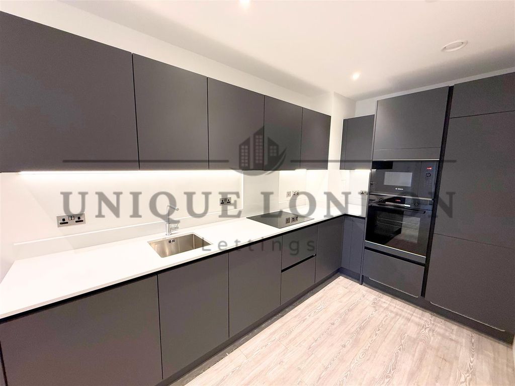 Property photo 1 of 7 449.Png