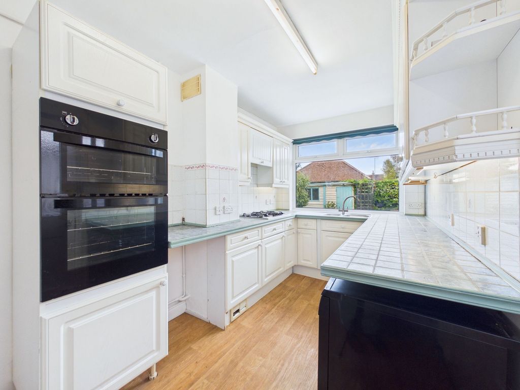 Property photo 2 of 18 Kitchen