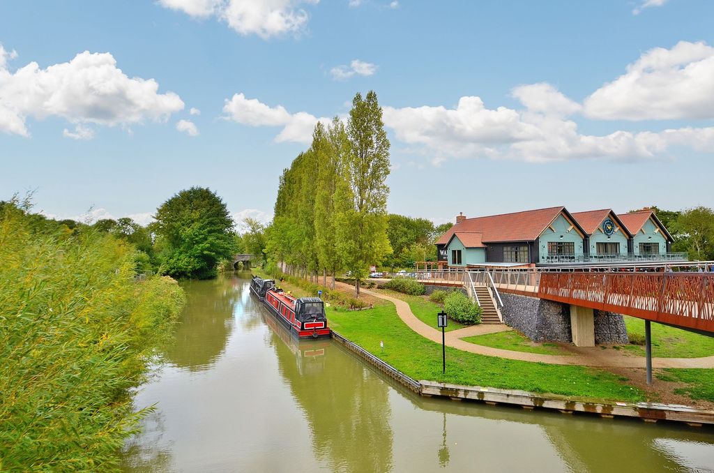 Property photo 3 of 11