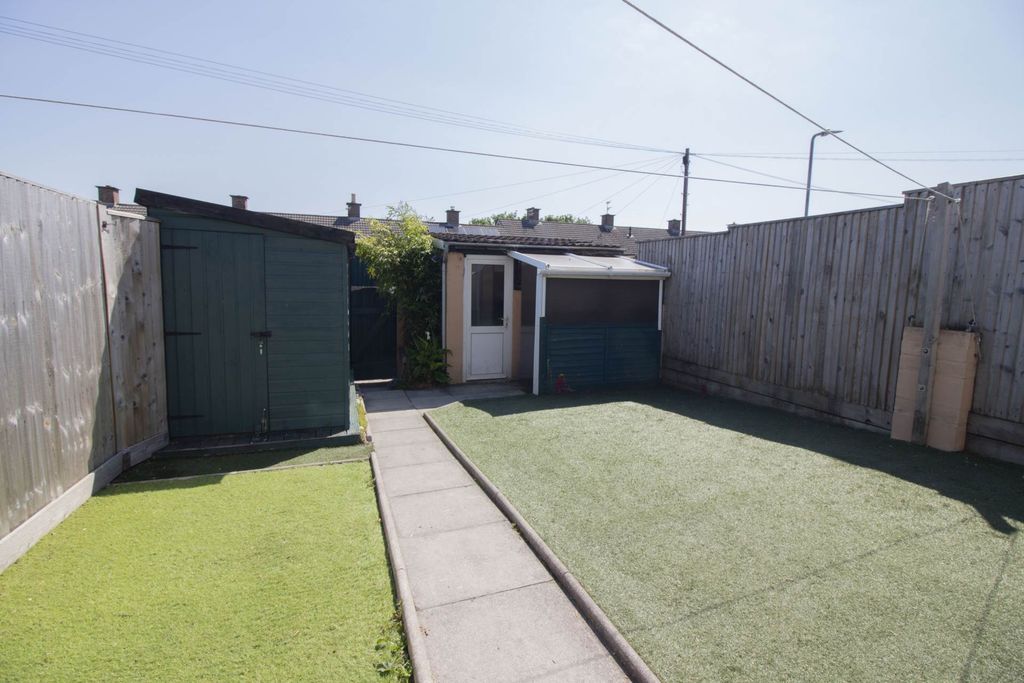 Property photo 2 of 17