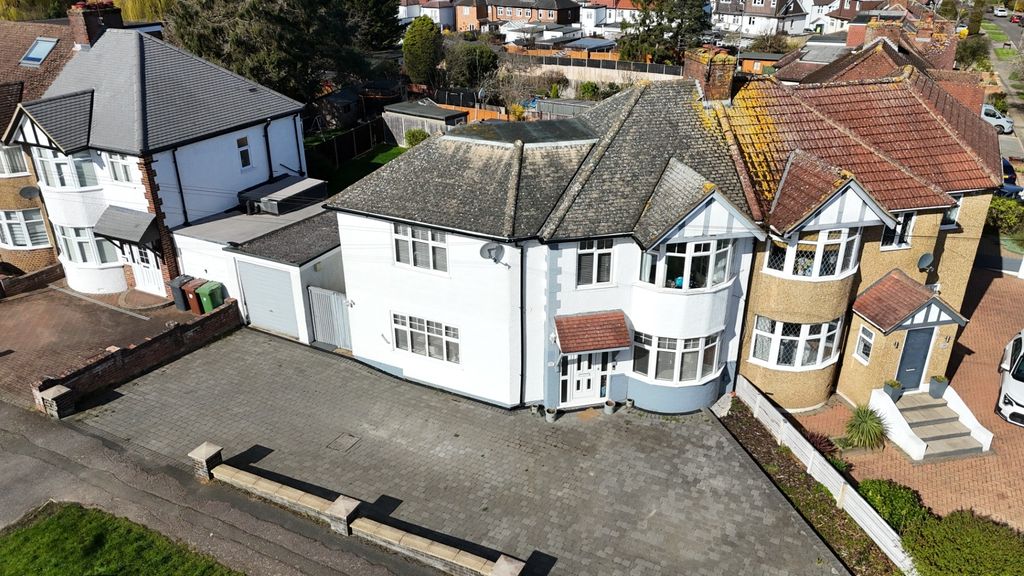 Property photo 1 of 11 Photo 11