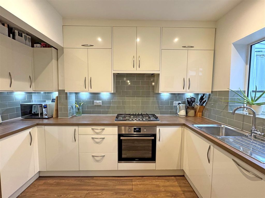 Property photo 2 of 23 E22.Jpg