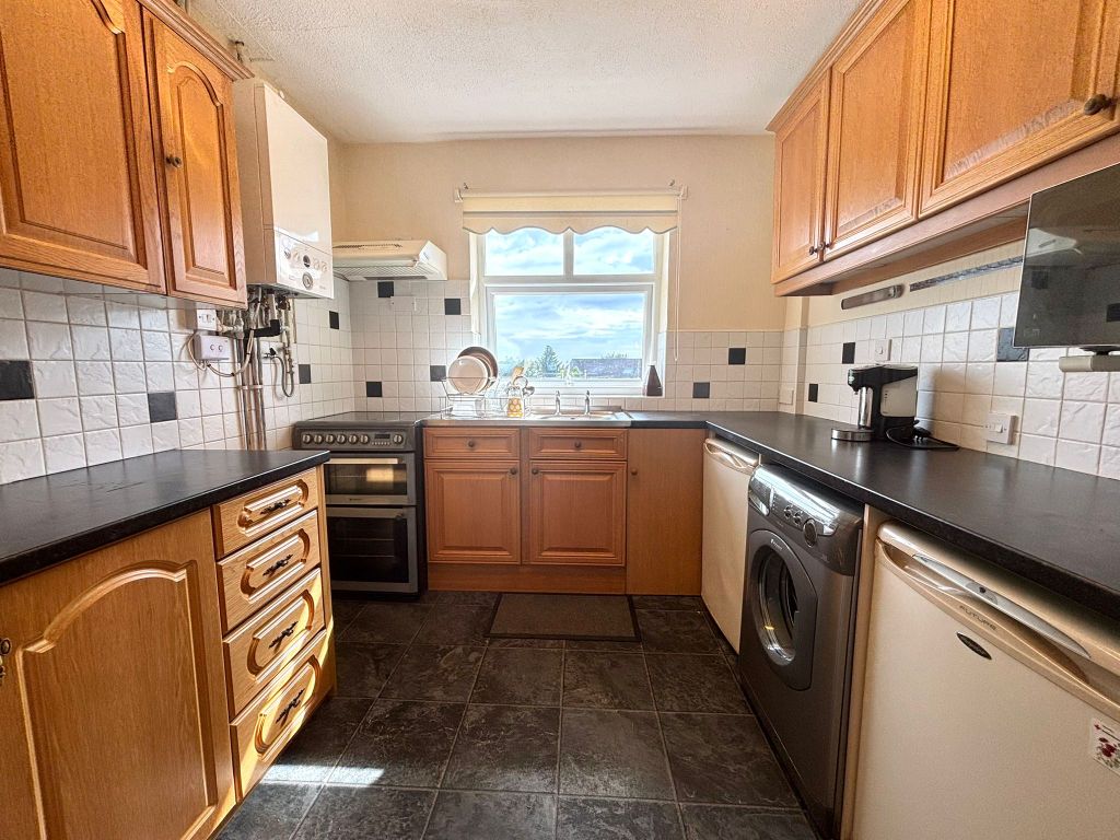 Property photo 3 of 27 Kitchen 3