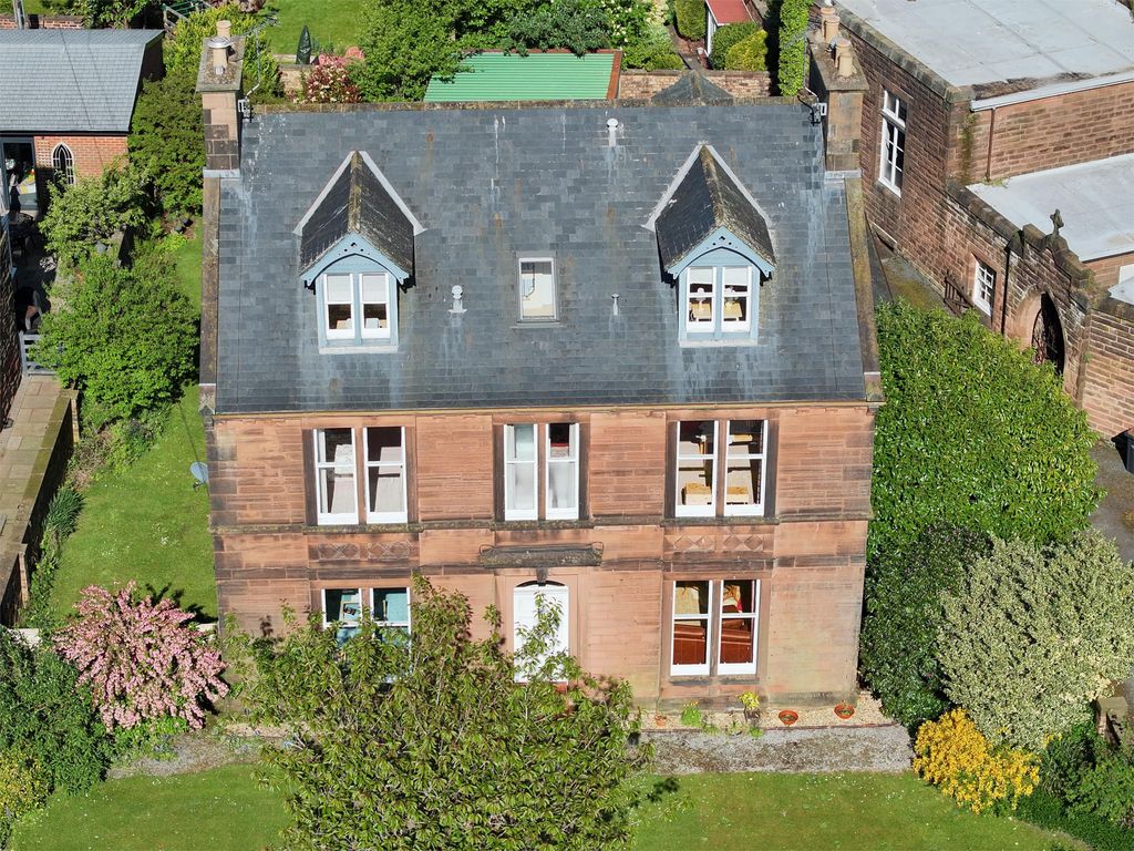 Property photo 2 of 36