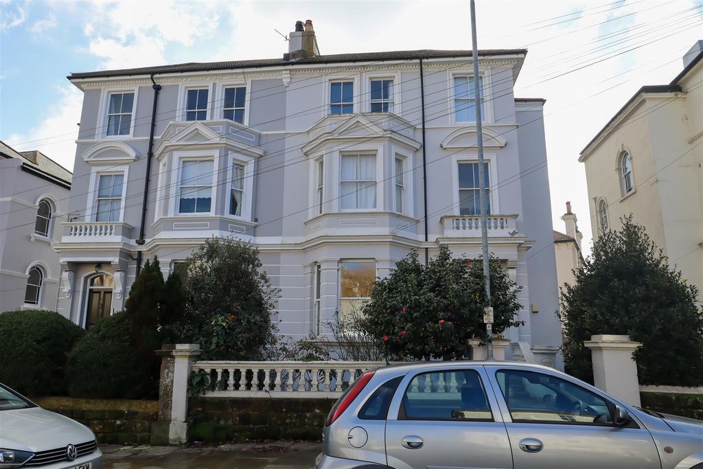 Property photo 1 of 7 Exterior