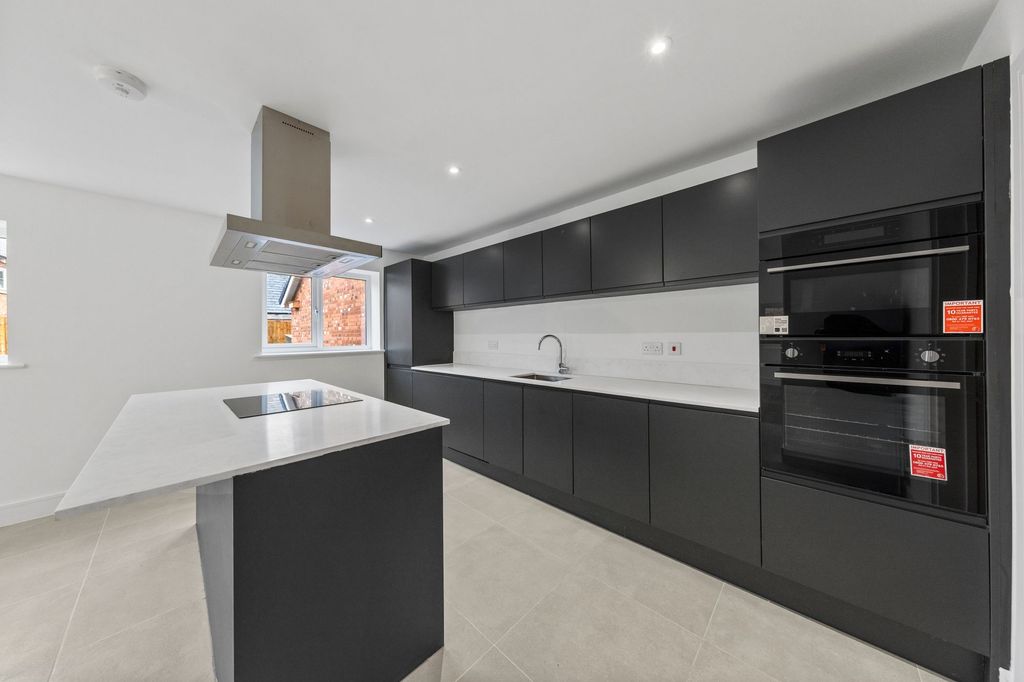 Property photo 3 of 40