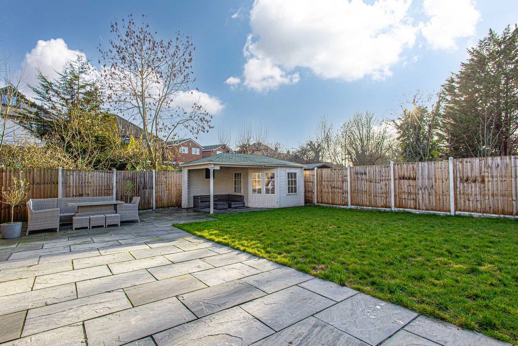 Additional image 4 of 4 bed detached house for saleThundersley Park Road, Benfleet SS7