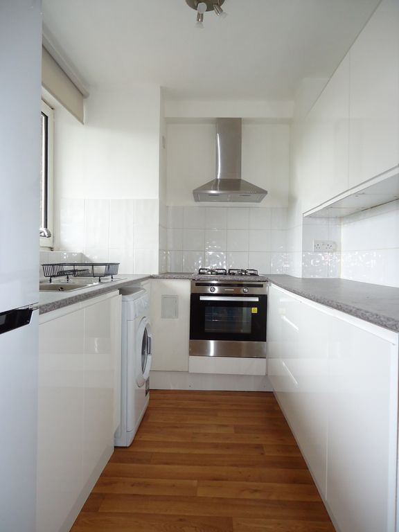 Property photo 2 of 8 Kitchen