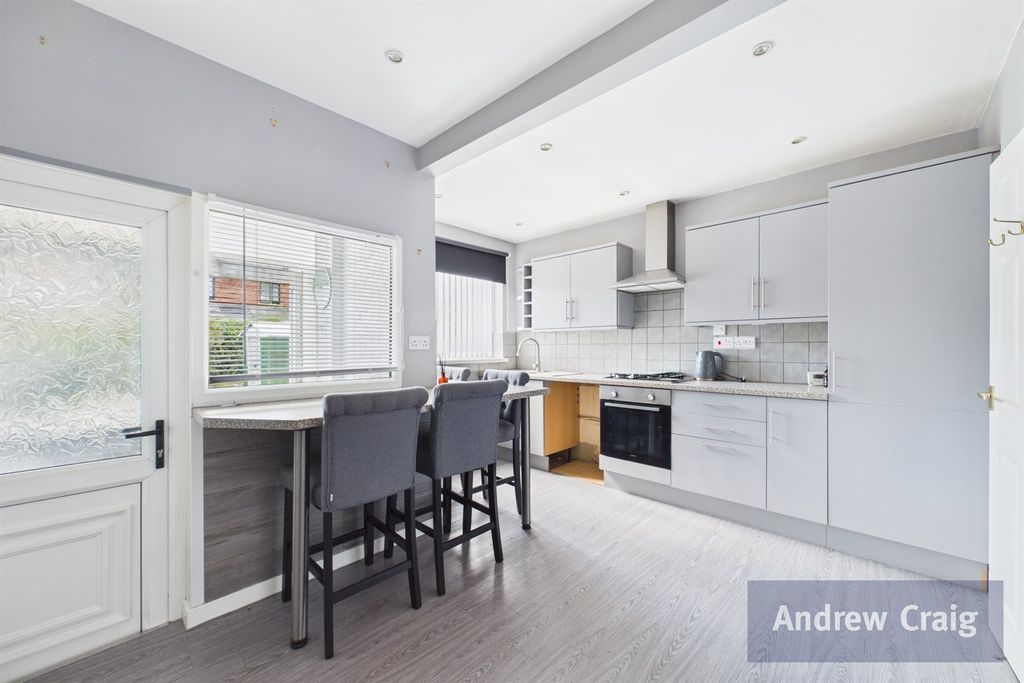 Property photo 3 of 20 Breakfasting Kitchen