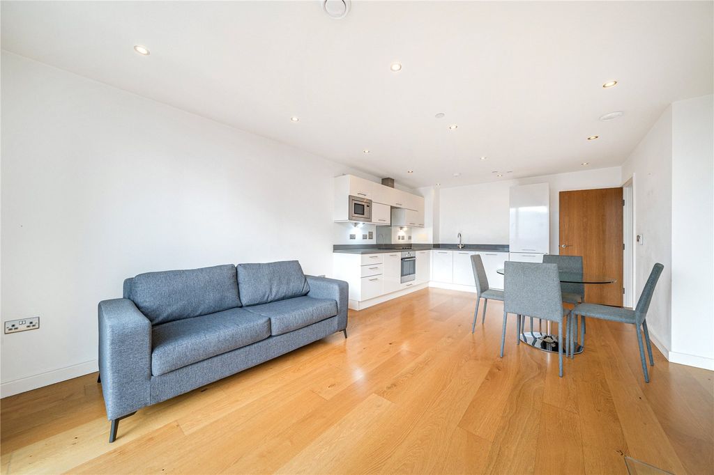 Property photo 3 of 22 Picture No. 04