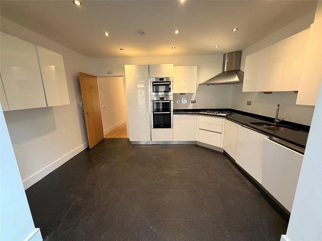 Property photo 2 of 15 Picture No. 01