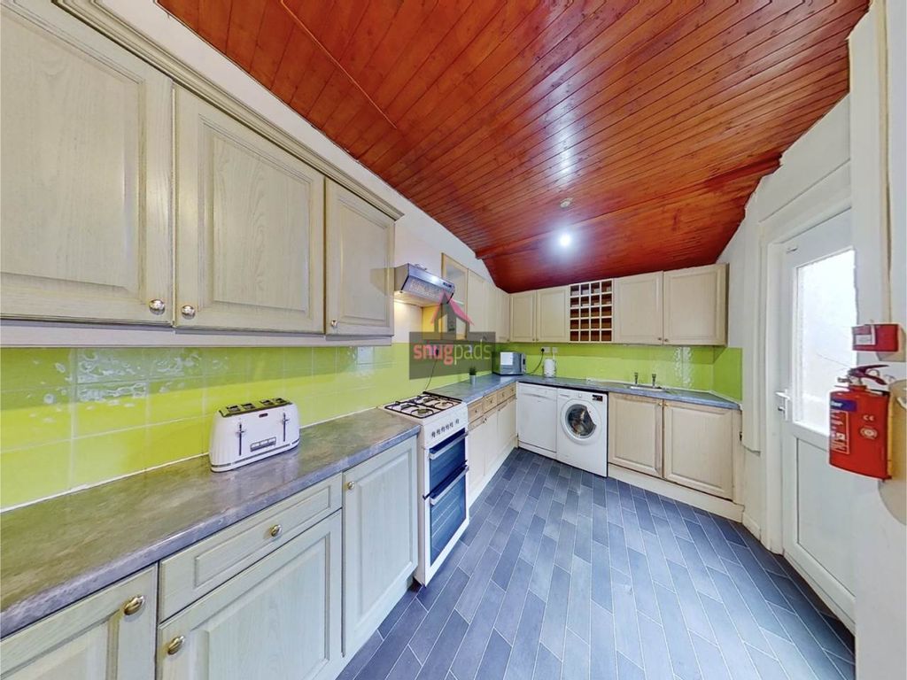 Property photo 2 of 13 Kitchen