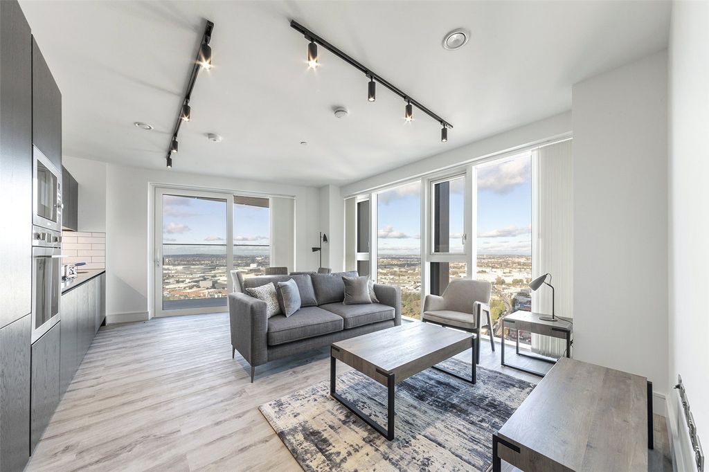 Property photo 1 of 19 Picture No. 14