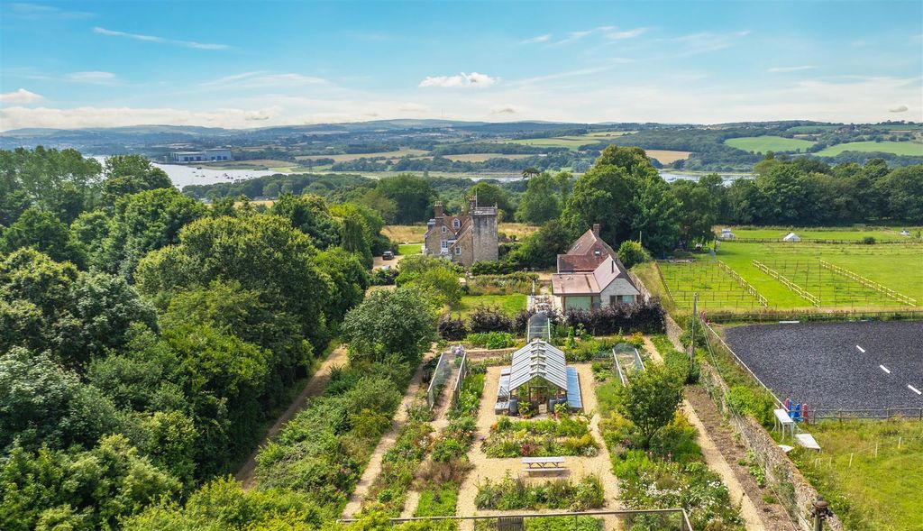 Property photo 2 of 30