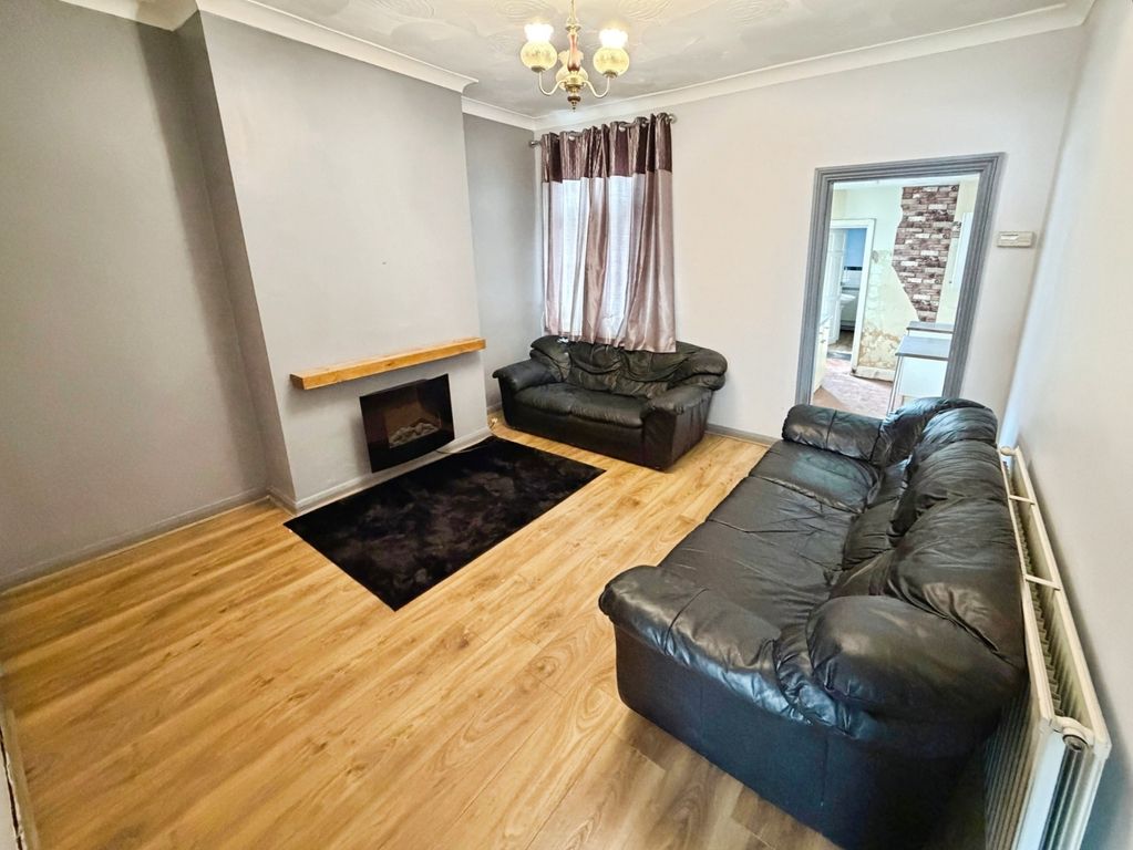 Property photo 3 of 9 Dining Room