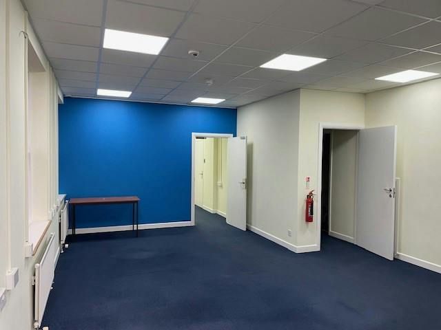Property photo 2 of 3 6 Warren Court Crowborough 2.Jpg