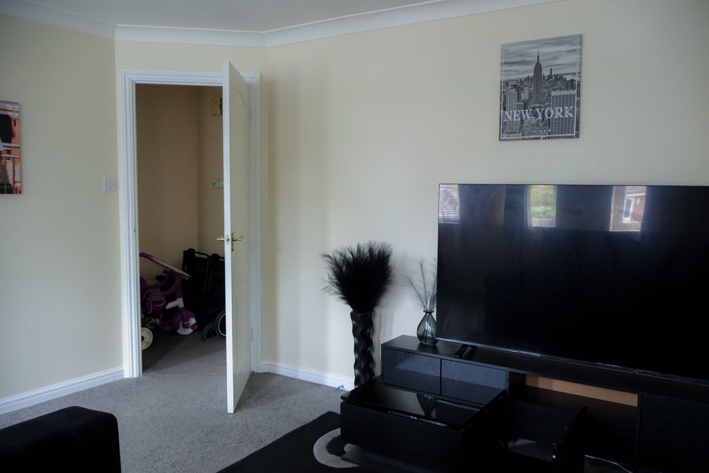 Property photo 3 of 19