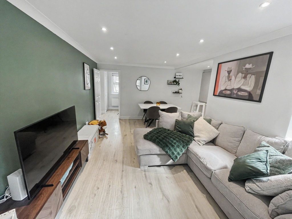 Property photo 2 of 12 Photo 8