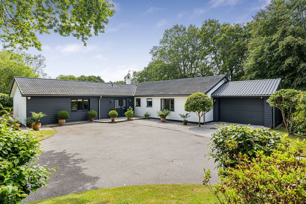 Property photo 1 of 40