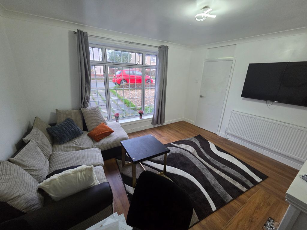 Property photo 3 of 12 Image