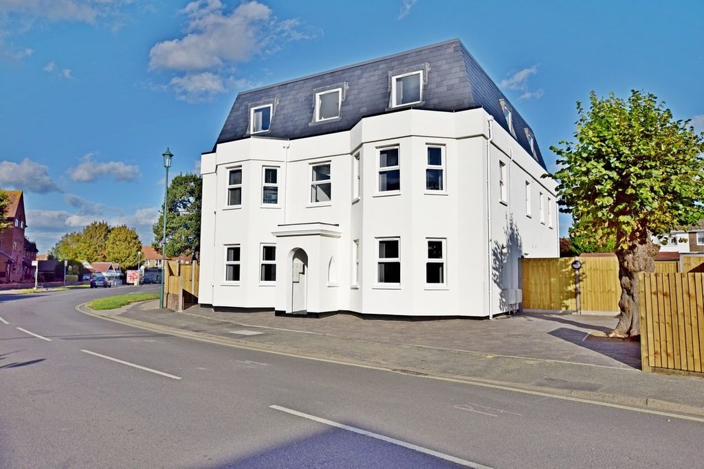Property photo 1 of 6 Ground Floor Apartment (Main)