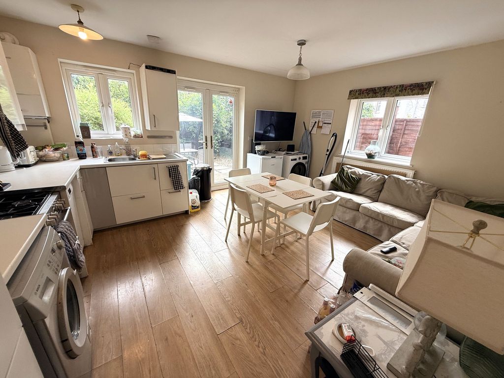 Property photo 2 of 5