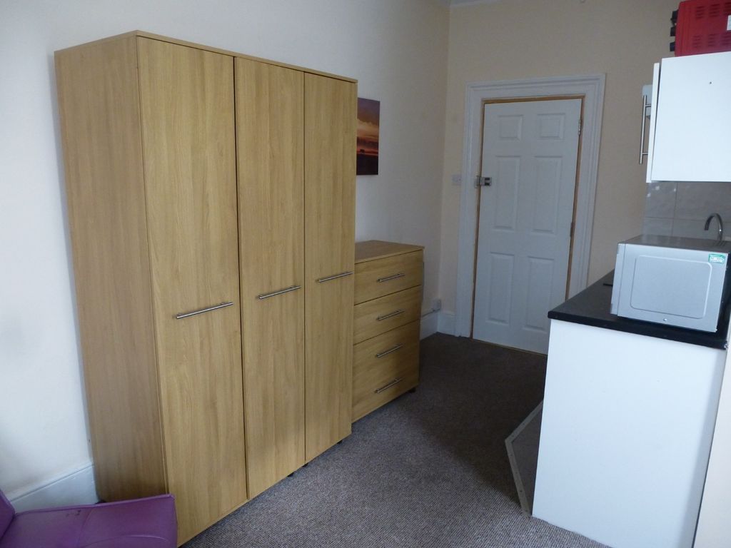 Property photo 3 of 6 5162332