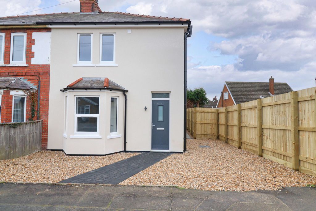 Property photo 1 of 16 Img_5303