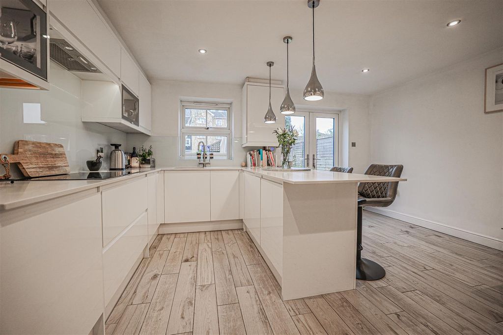 Property photo 2 of 34 980A7421-1.Png