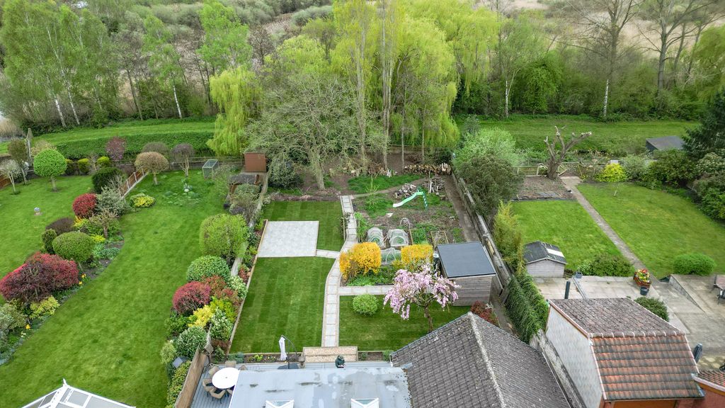 Property photo 2 of 23