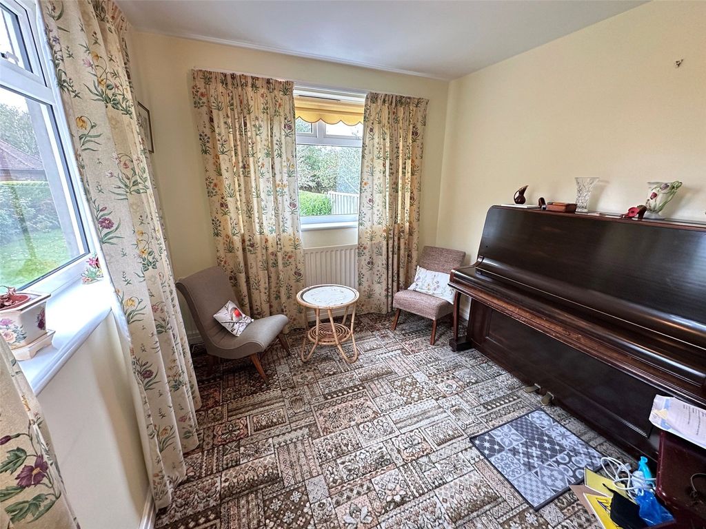 Property photo 3 of 11 Picture No. 12