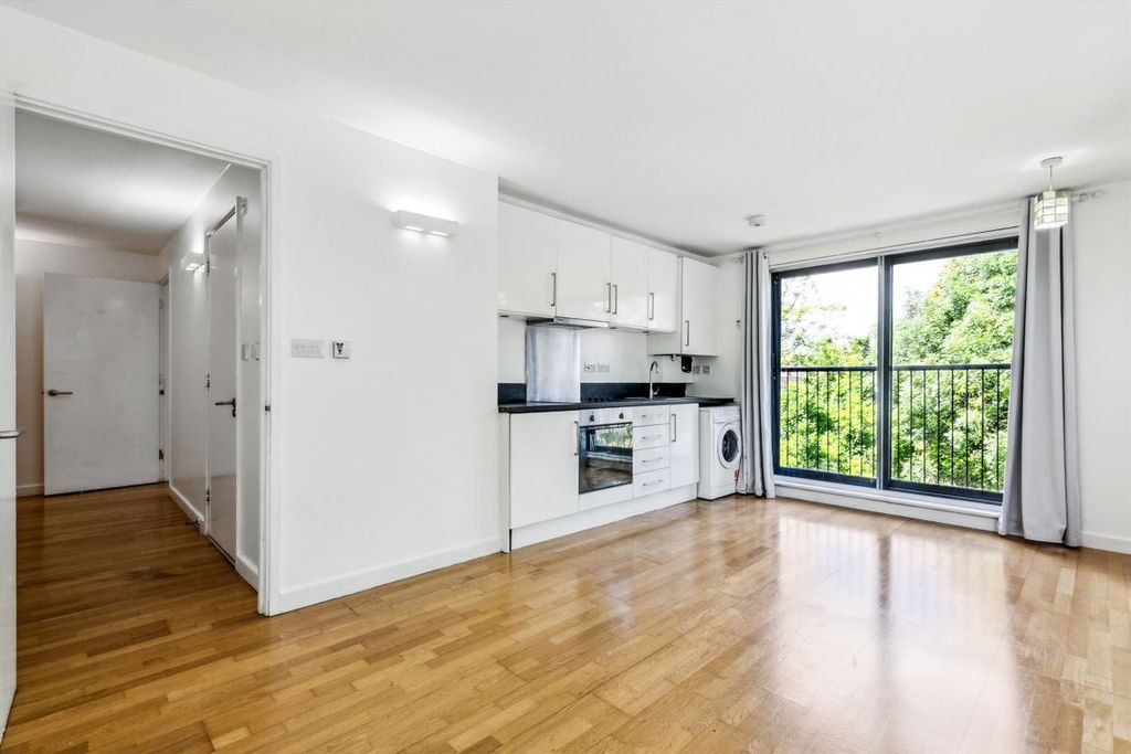 Property photo 2 of 9
