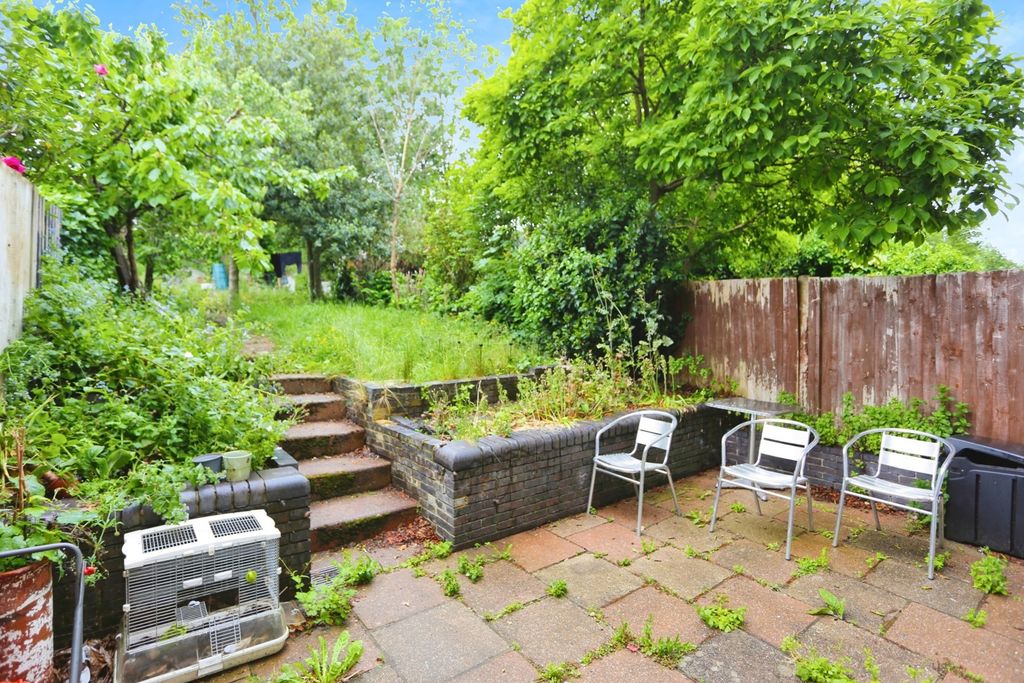 Property photo 3 of 17 Photo