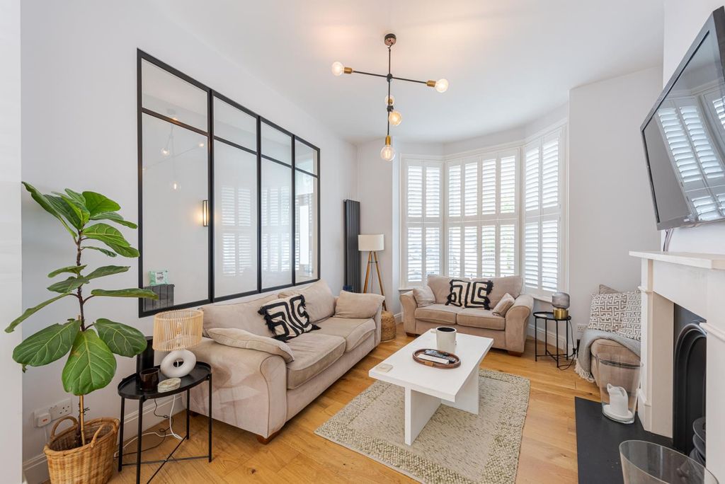 Property photo 1 of 17