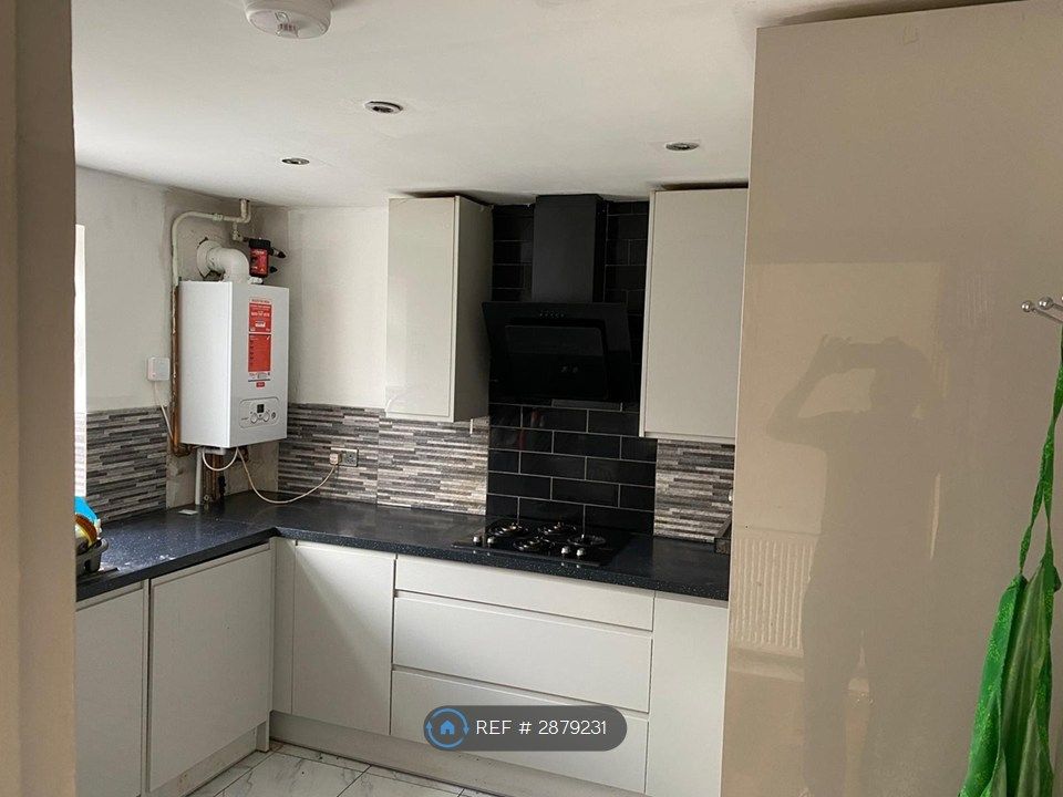 Property photo 2 of 13 Kitchen