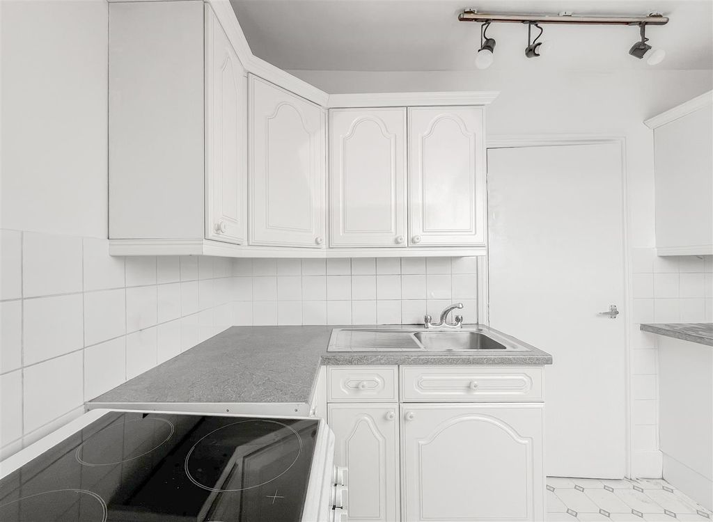 Property photo 3 of 16 Kitchen