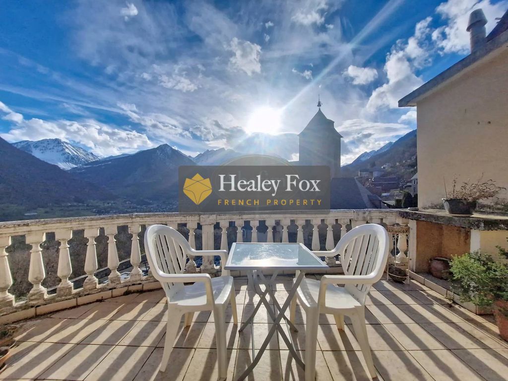 Property photo 2 of 13