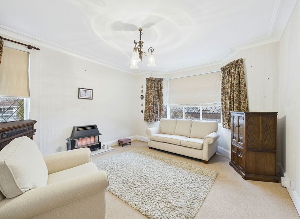 Property photo 2 of 16 Lounge (Virtually Furnished)